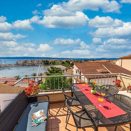 Apartments Iskra Stobreč Екстериор снимка