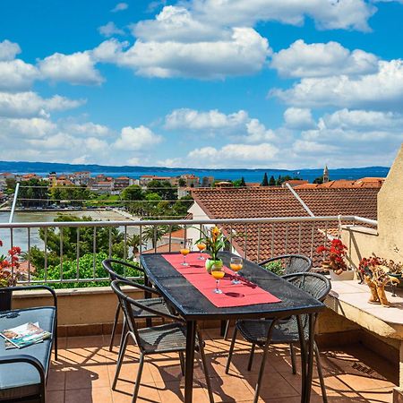 Apartments Iskra Stobreč Екстериор снимка