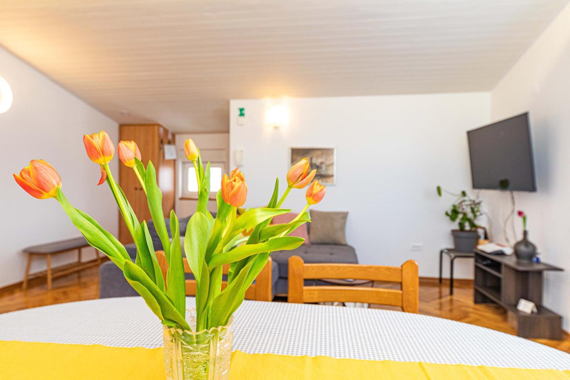 Apartments Iskra Stobreč Екстериор снимка