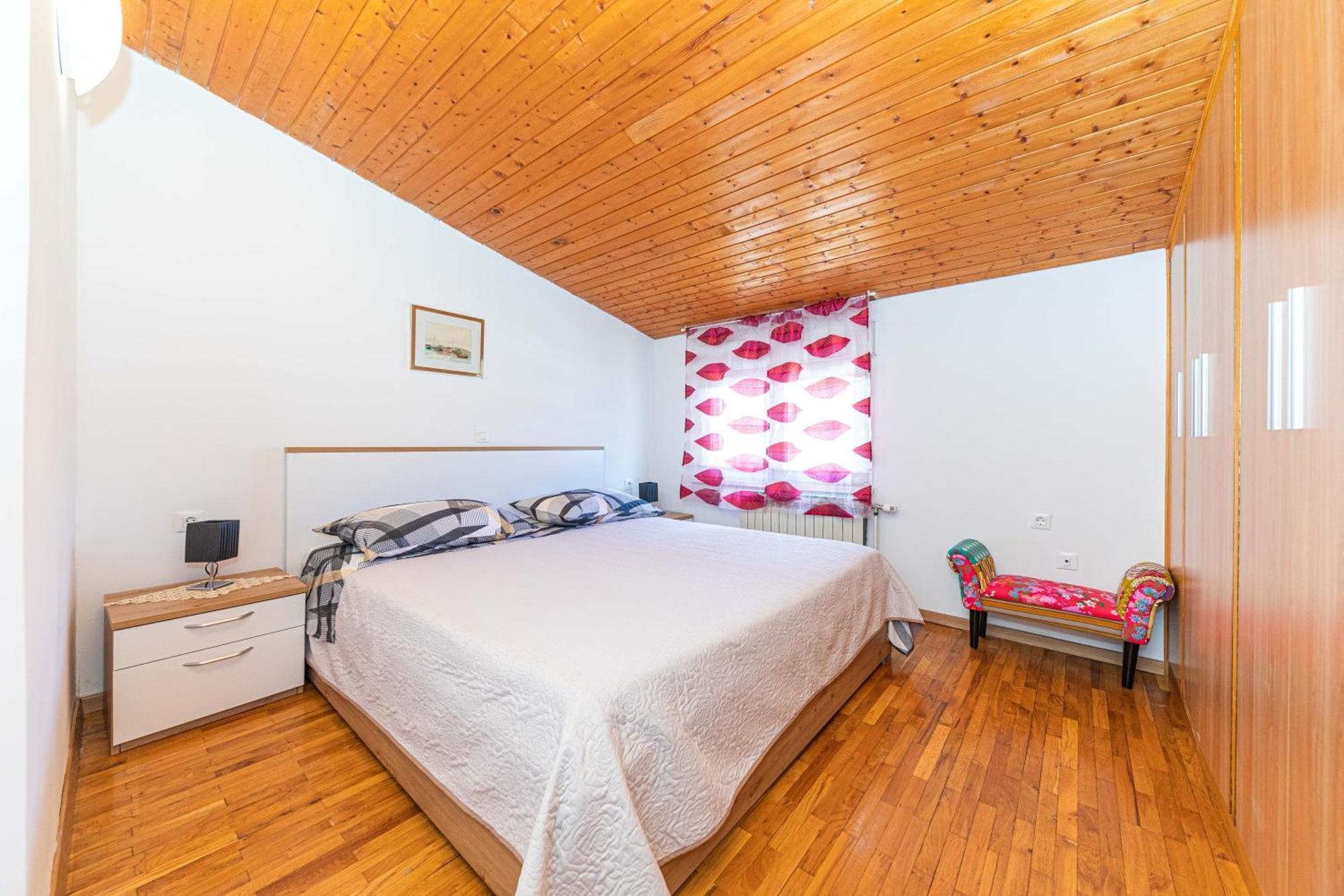 Apartments Iskra Stobreč Екстериор снимка