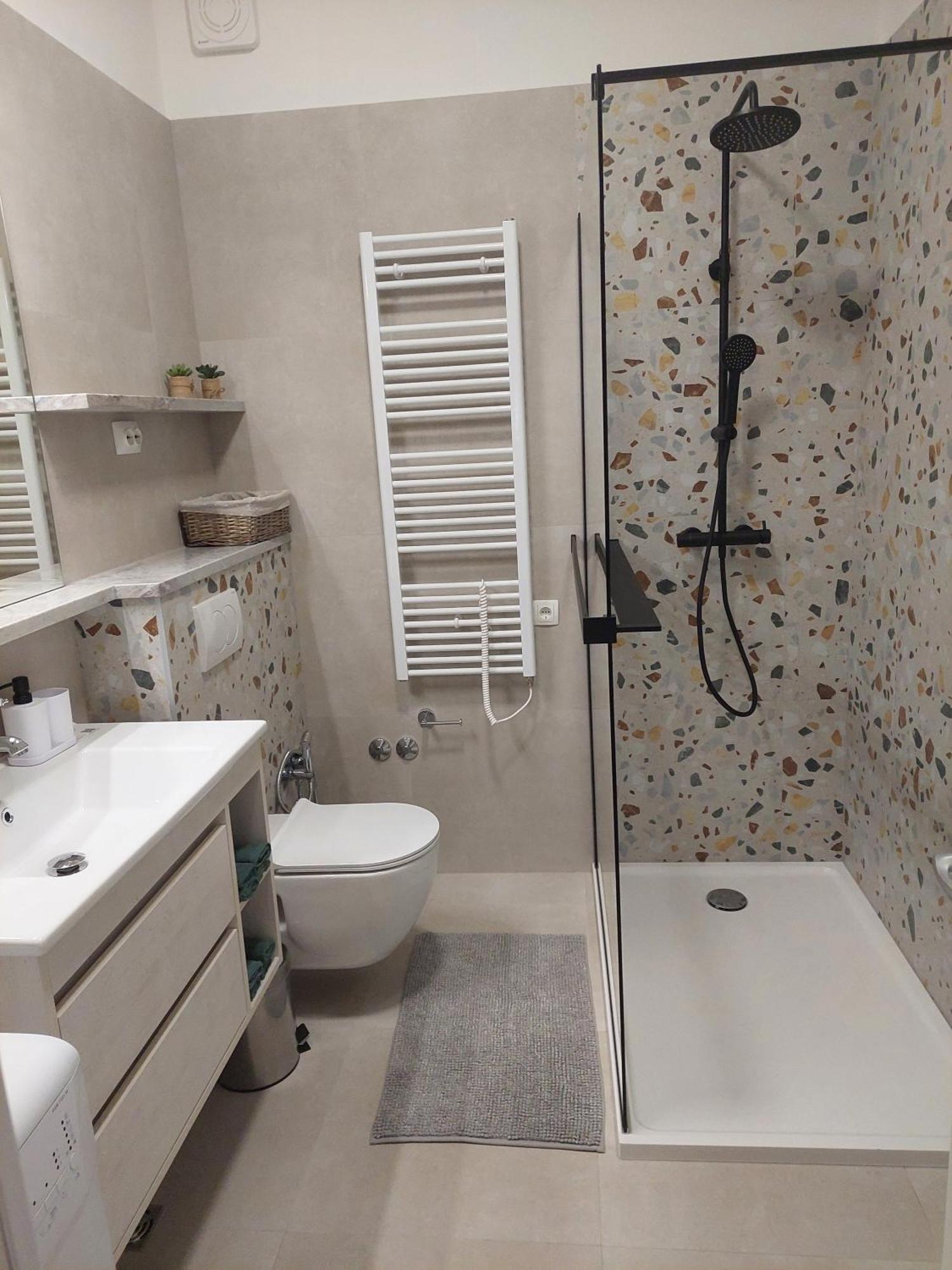 Apartments Iskra Stobreč Екстериор снимка